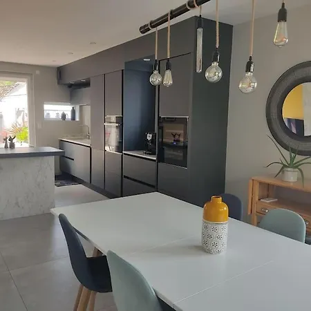 Pour 8 Personnes Avec A 1 Km De La Holiday home La Baule-Escoublac